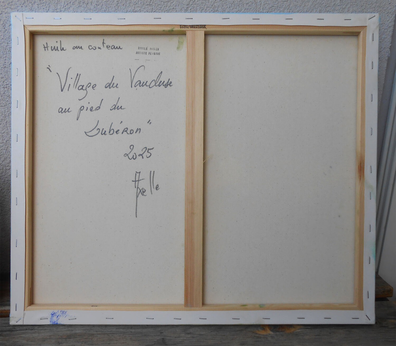 Village du Vaucluse au pied du Lubéron dos