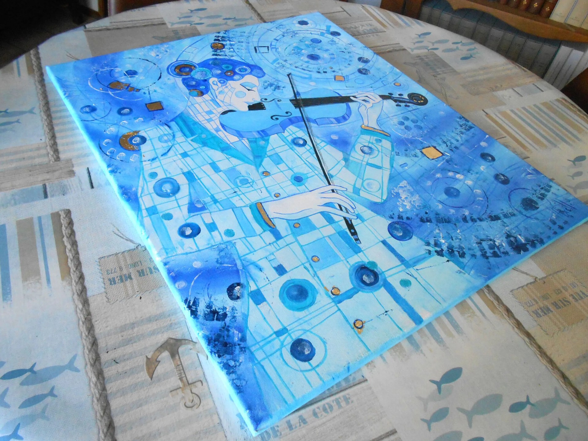 Le Violon bleu vue latérale