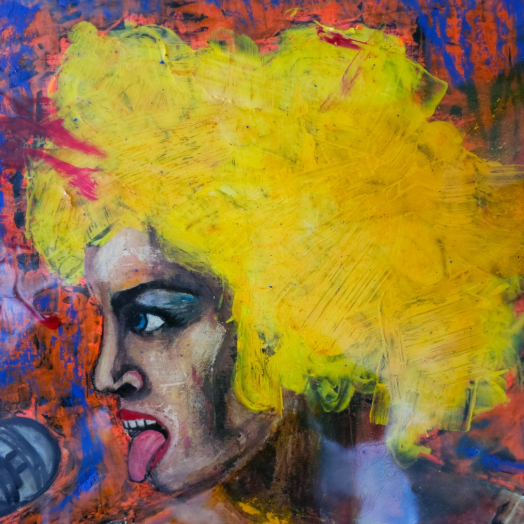 DRAGQUEEN  - Thumbnail 2