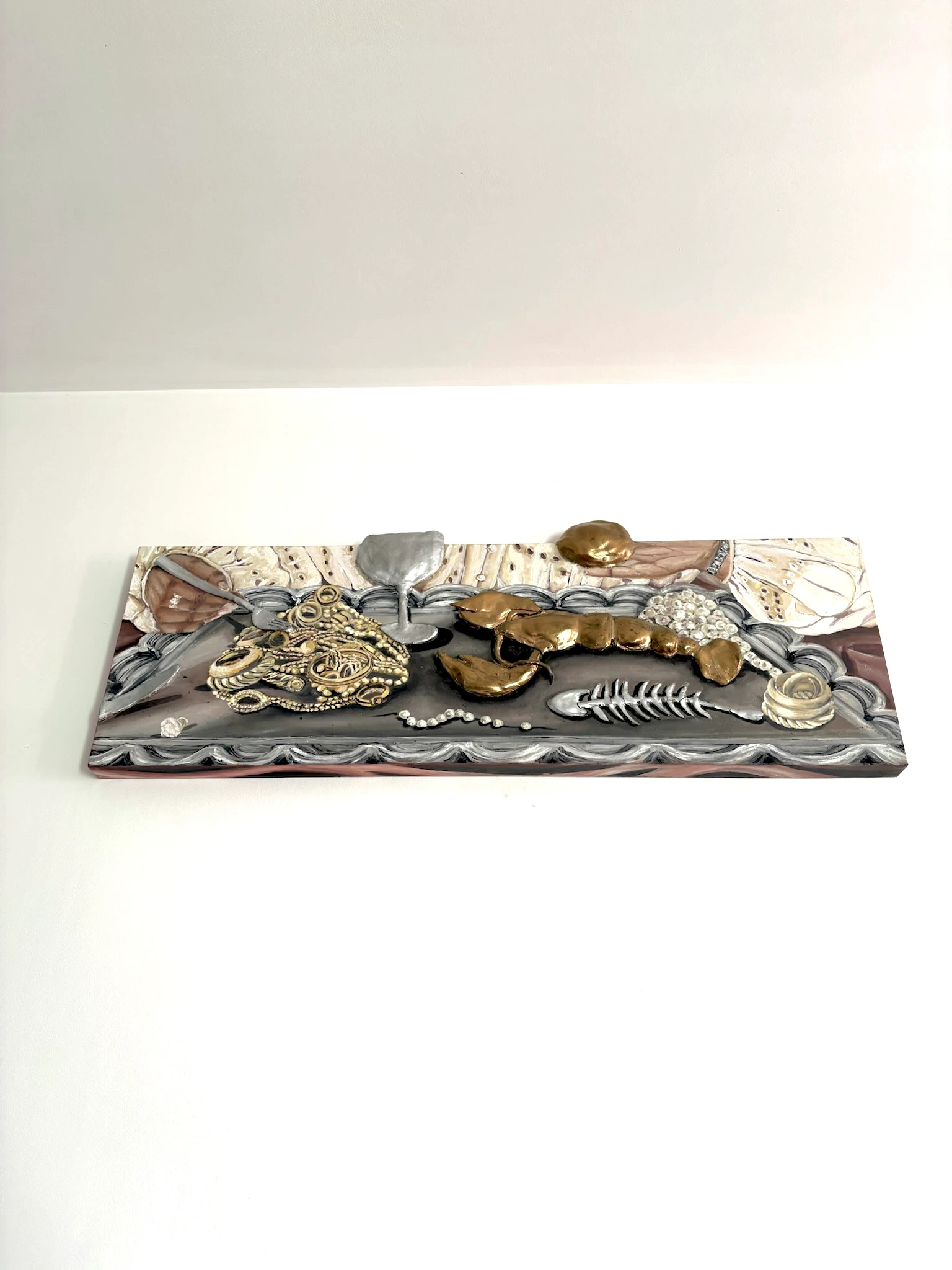 Festin d’anniversaire sur un plateau orné (Birthday Jewellery Feast) - Thumbnail 9