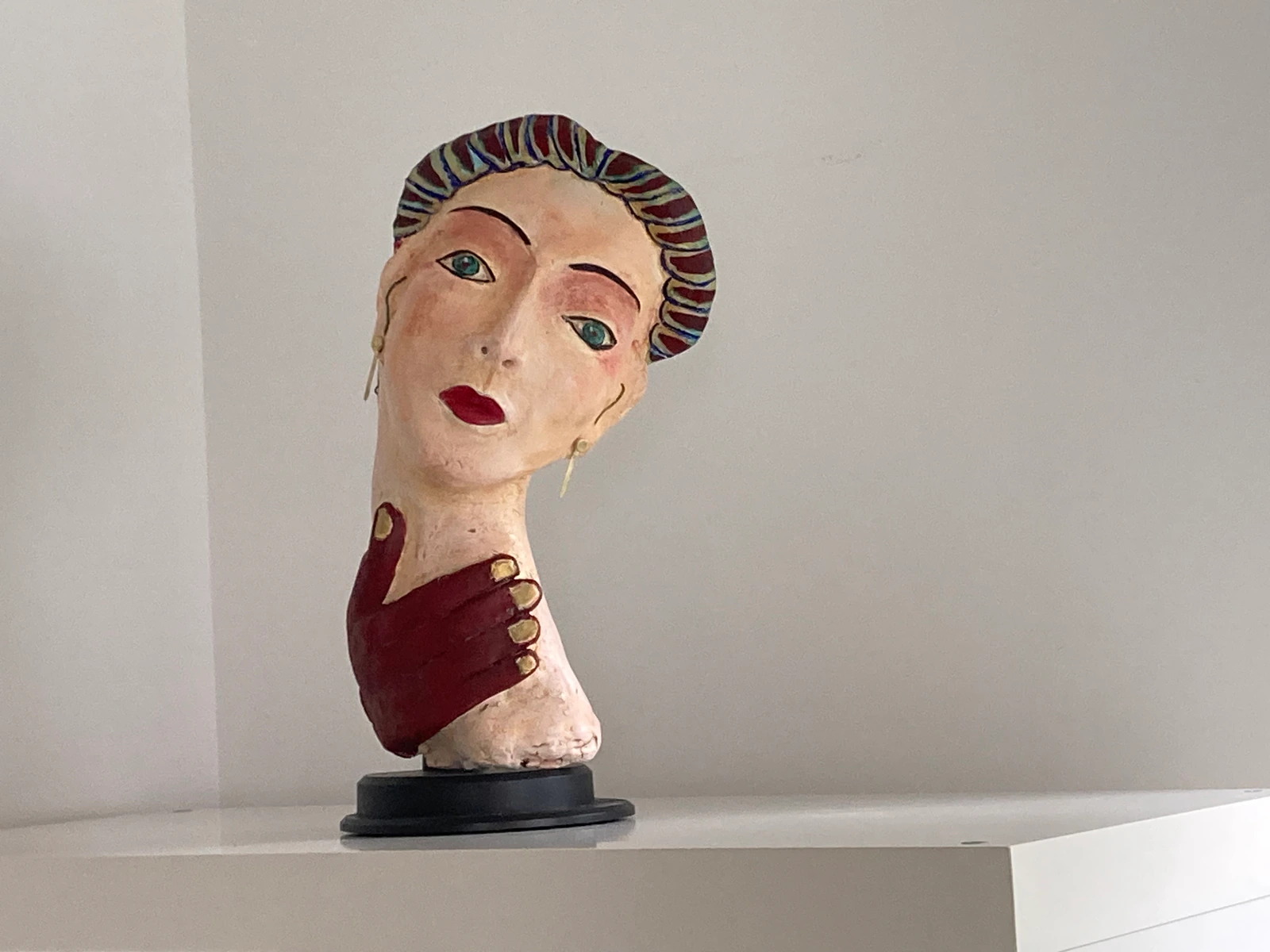 LA MAIN AU COLLET - Thumbnail 2