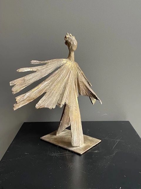 La caresse du vent de profil