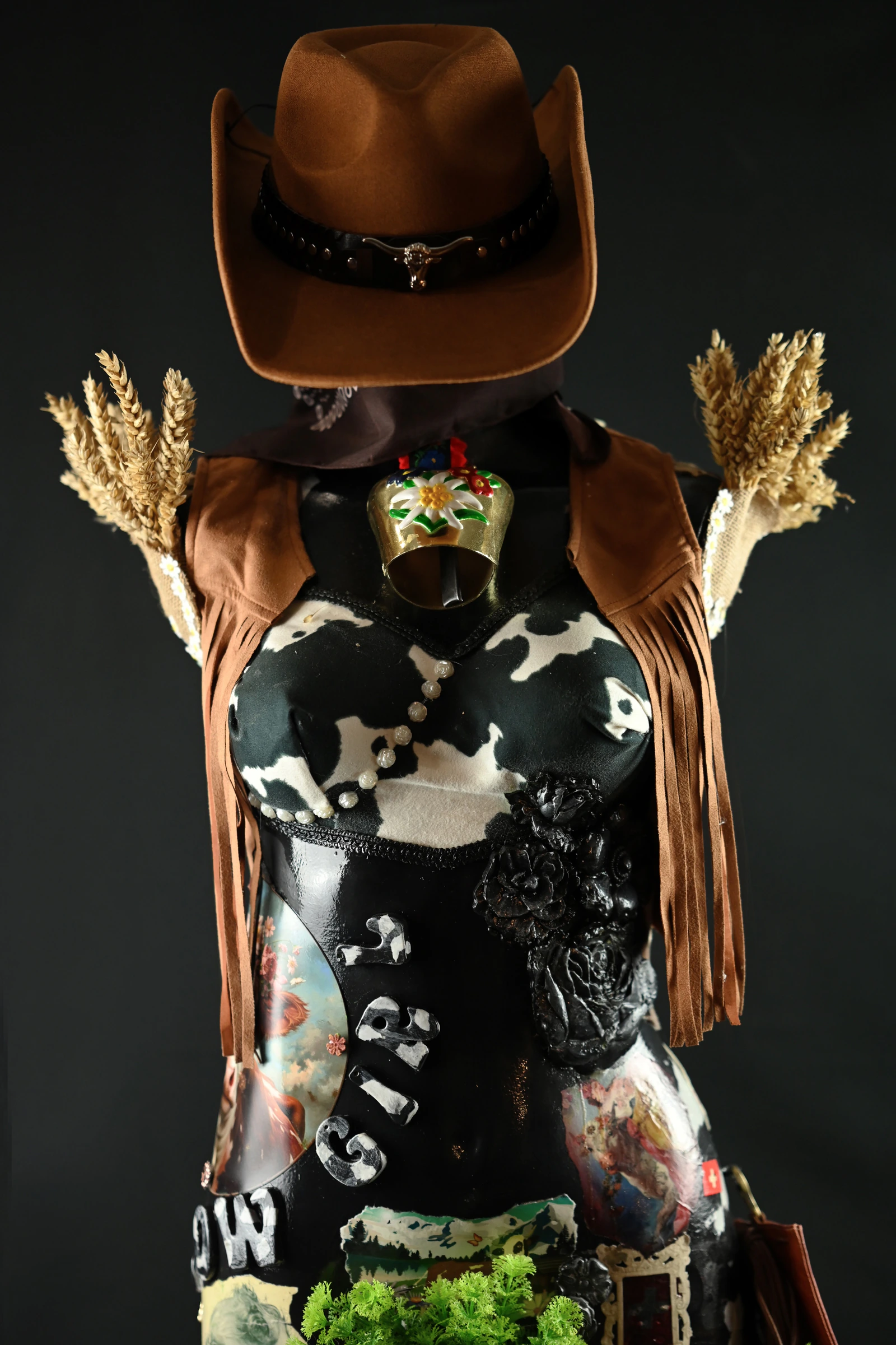Cow Girl - Thumbnail 4