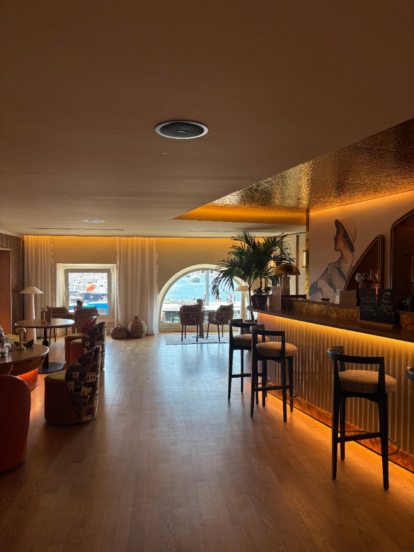 Bar/salle petit déjeuner