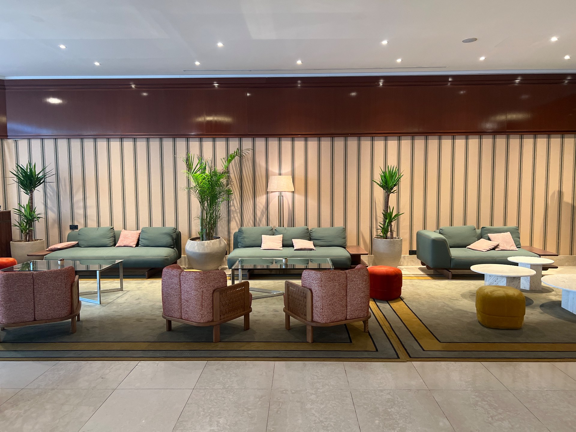 Lobby ( 4 a 6 oeuvres)